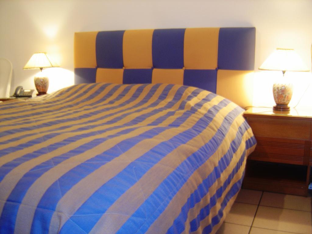 Kalimera Hotel Poros Town Екстериор снимка