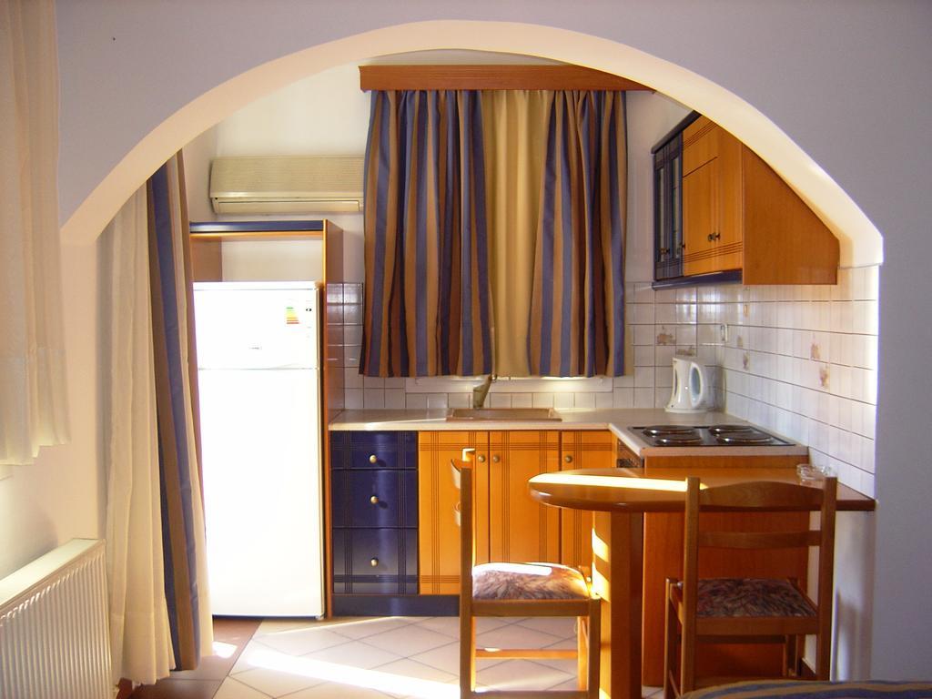 Kalimera Hotel Poros Town Екстериор снимка