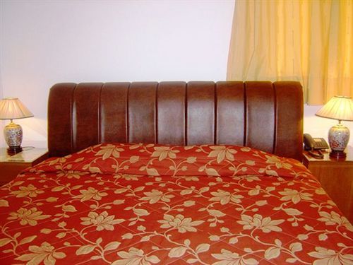 Kalimera Hotel Poros Town Екстериор снимка