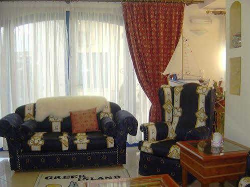 Kalimera Hotel Poros Town Екстериор снимка